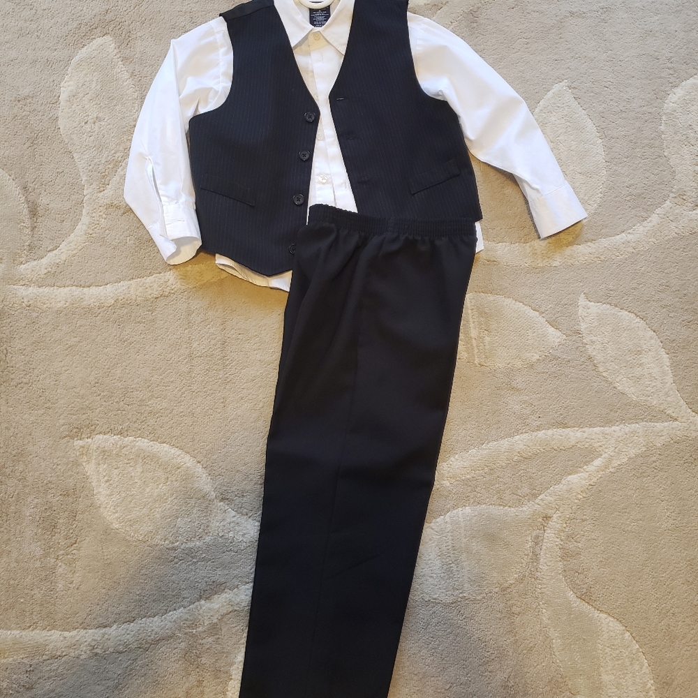 EUC Boys Vest/Pant Suit w/ Shirt